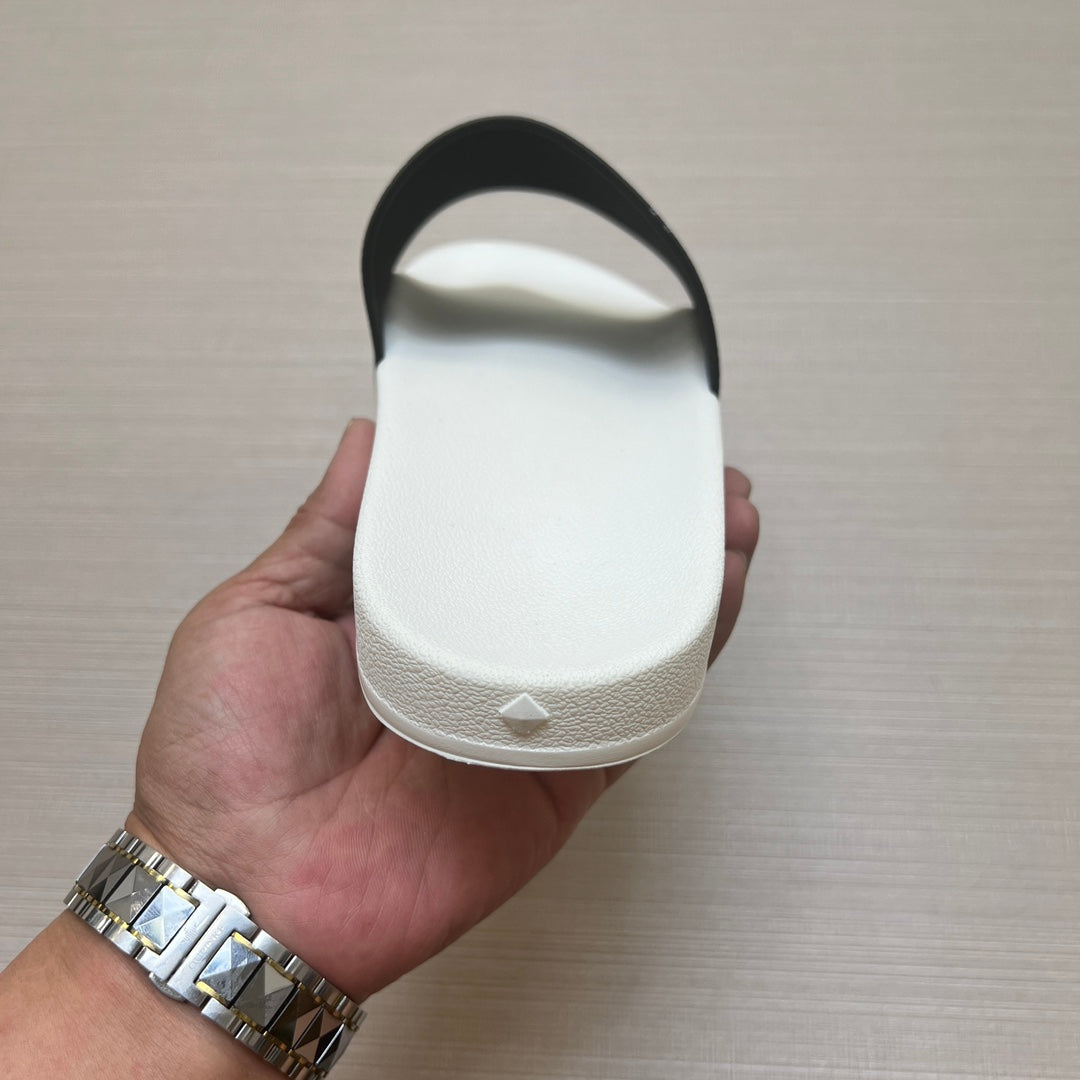 54M46ZDE Stylish slippers