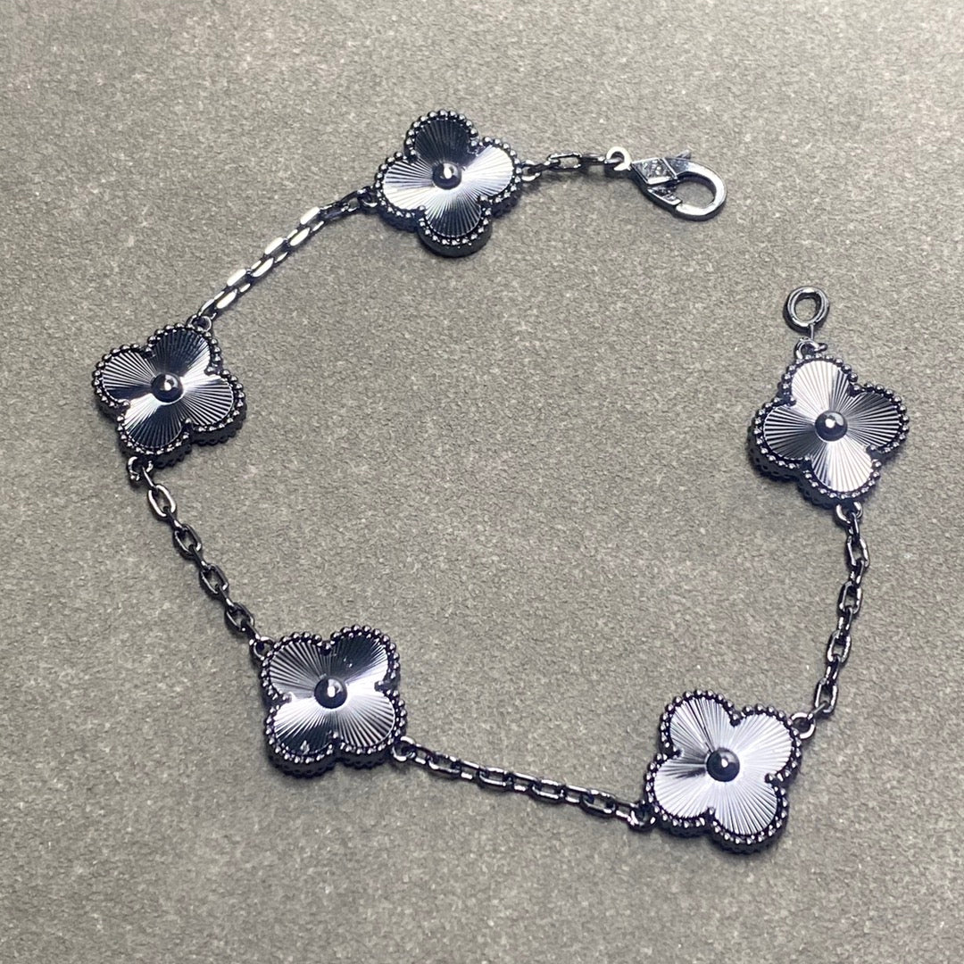 5XVA185KDE Stylish rings,earrings, bracelets,necklaces