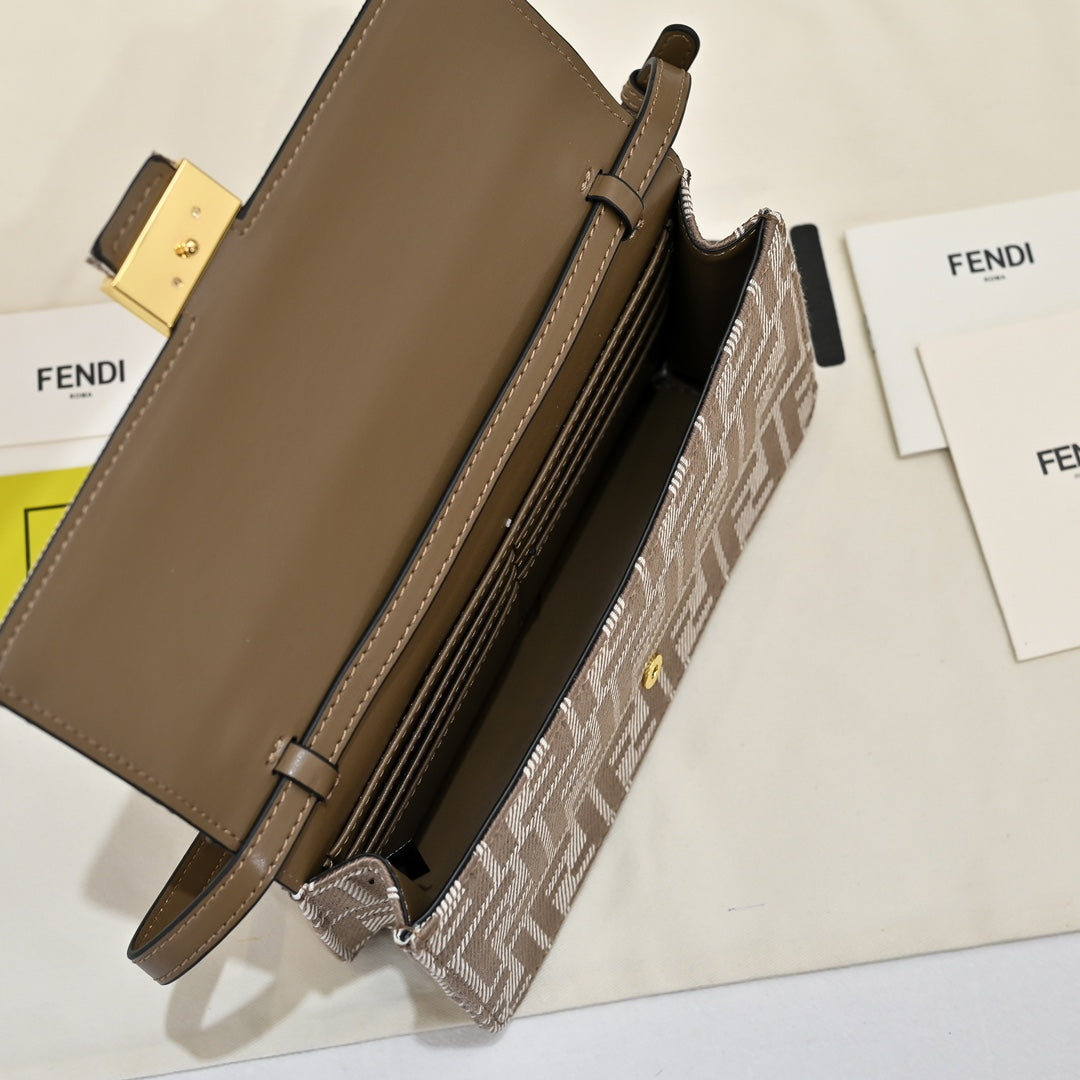 15RF10BDE Stylish Pobag