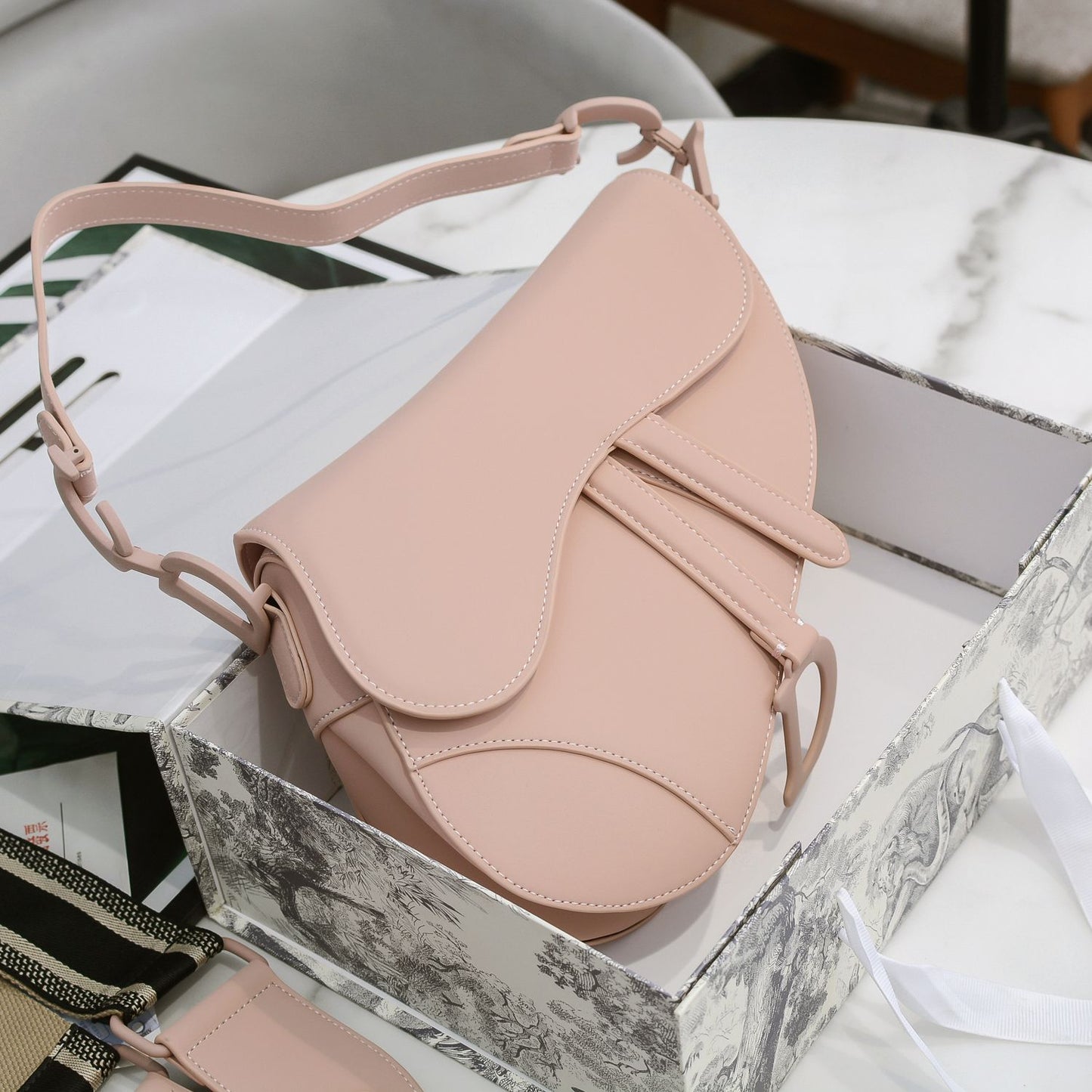 5D10BDE Stylish leather bag