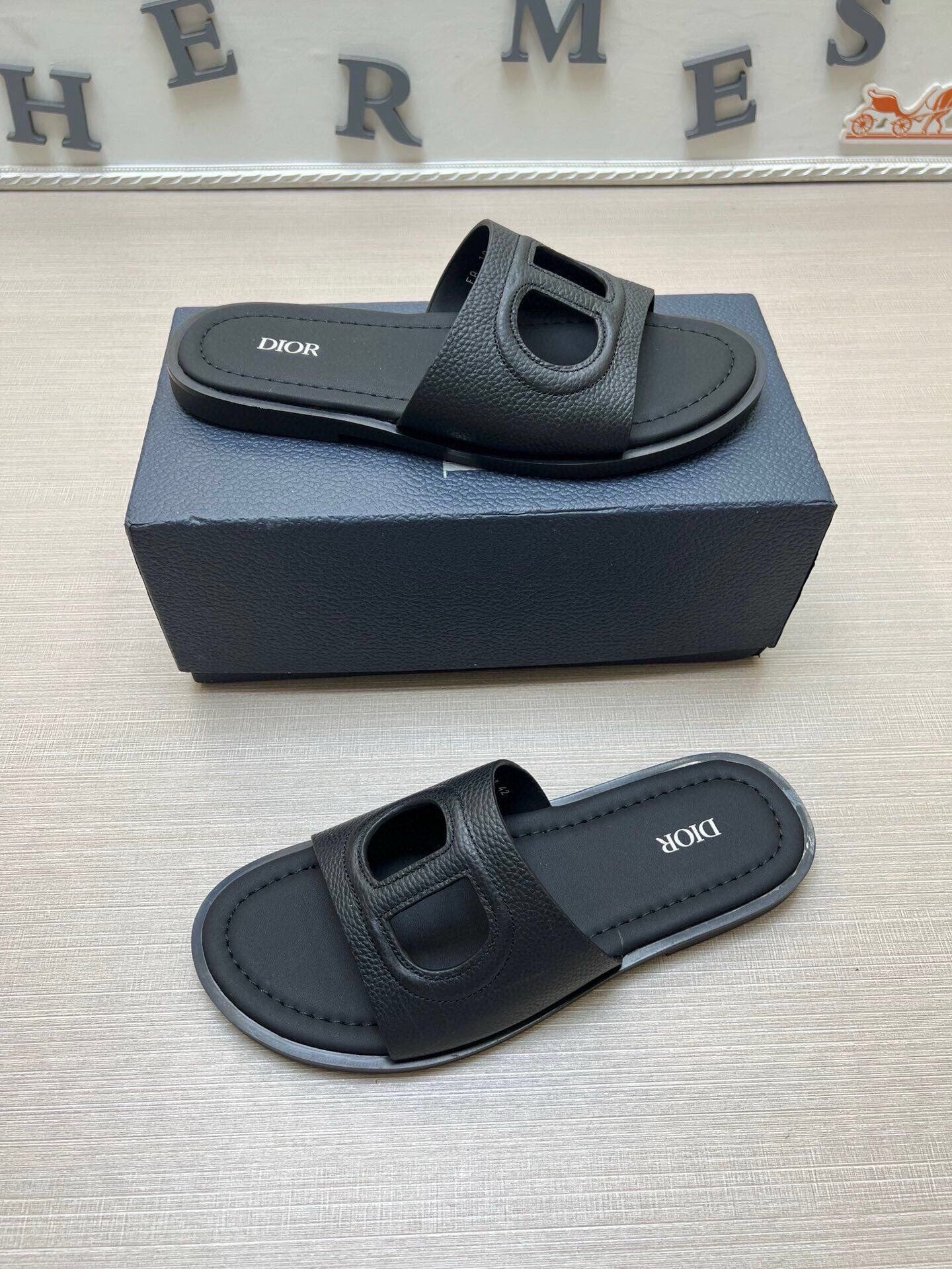 535ZD306ZDE Stylish Slippers