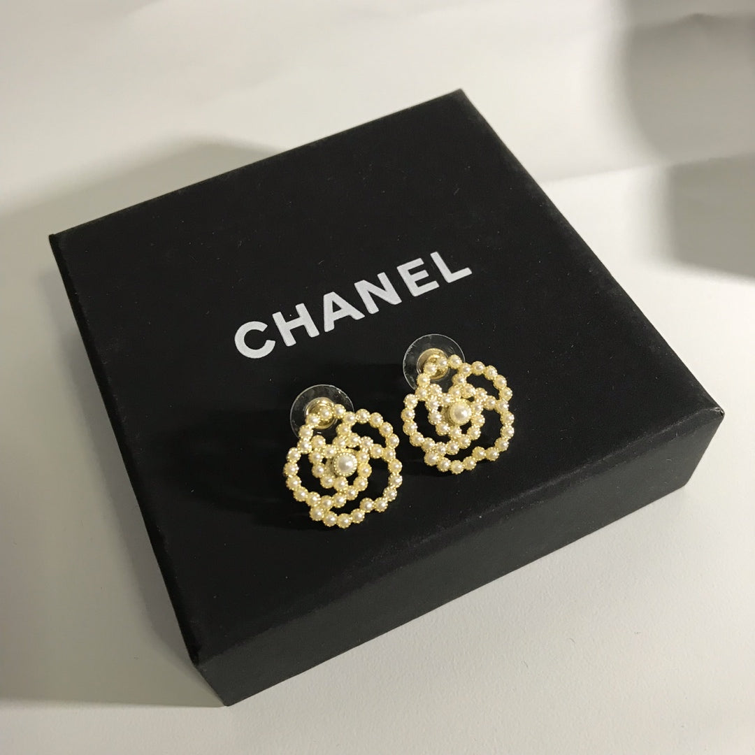 14C798EDE Stylish Earrings