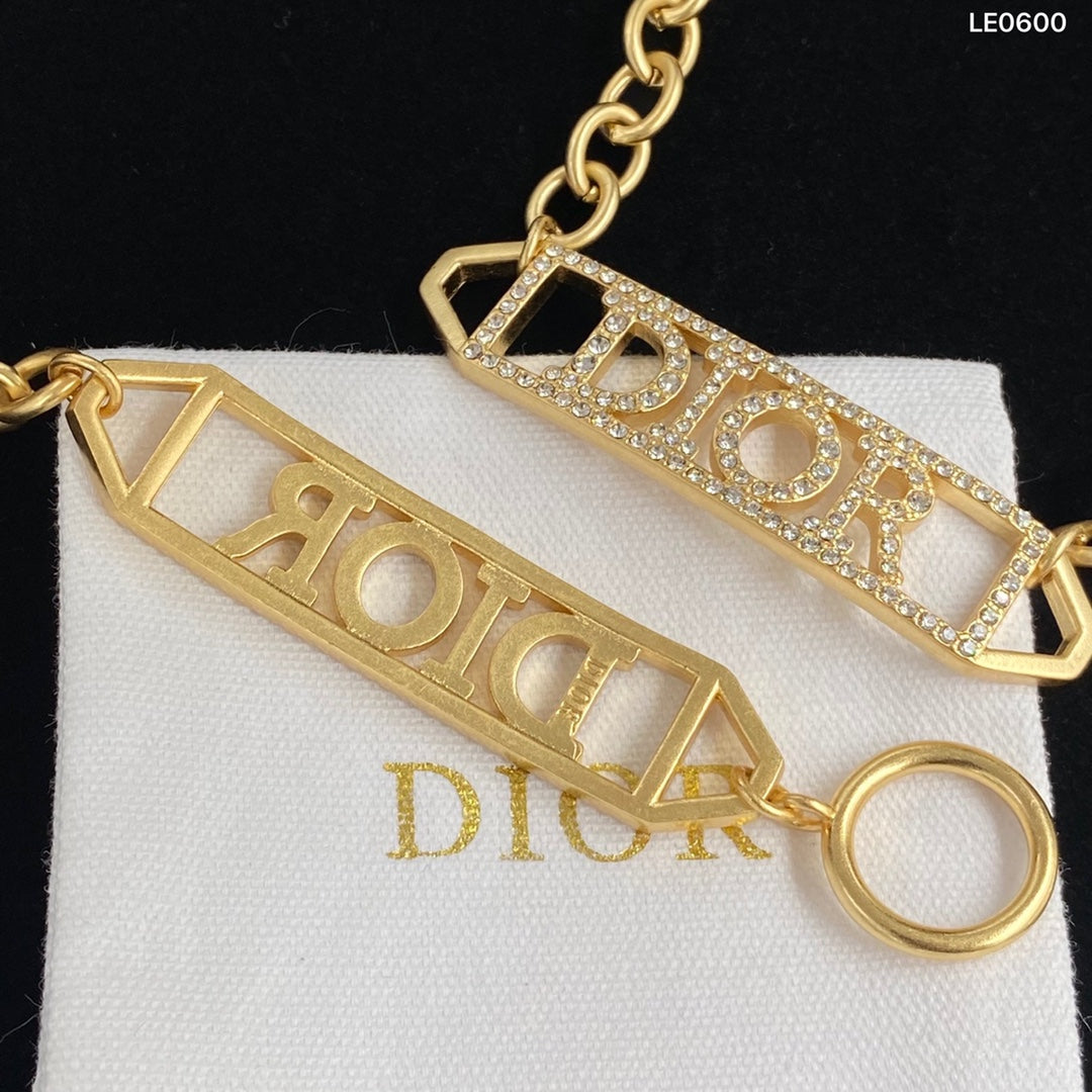 165ND7XDE Stylish Bracelets
