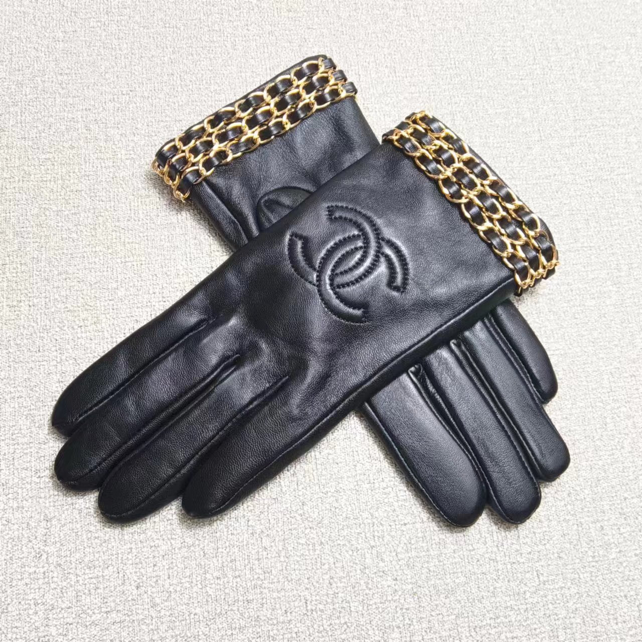 24C93SDE Stylish gloves