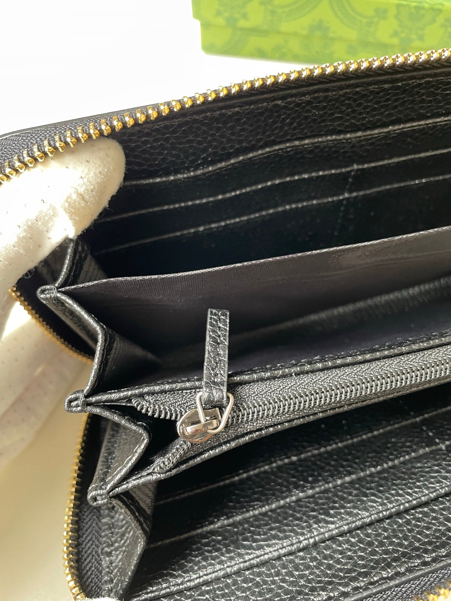 15RB70BDE Stylish leather bag