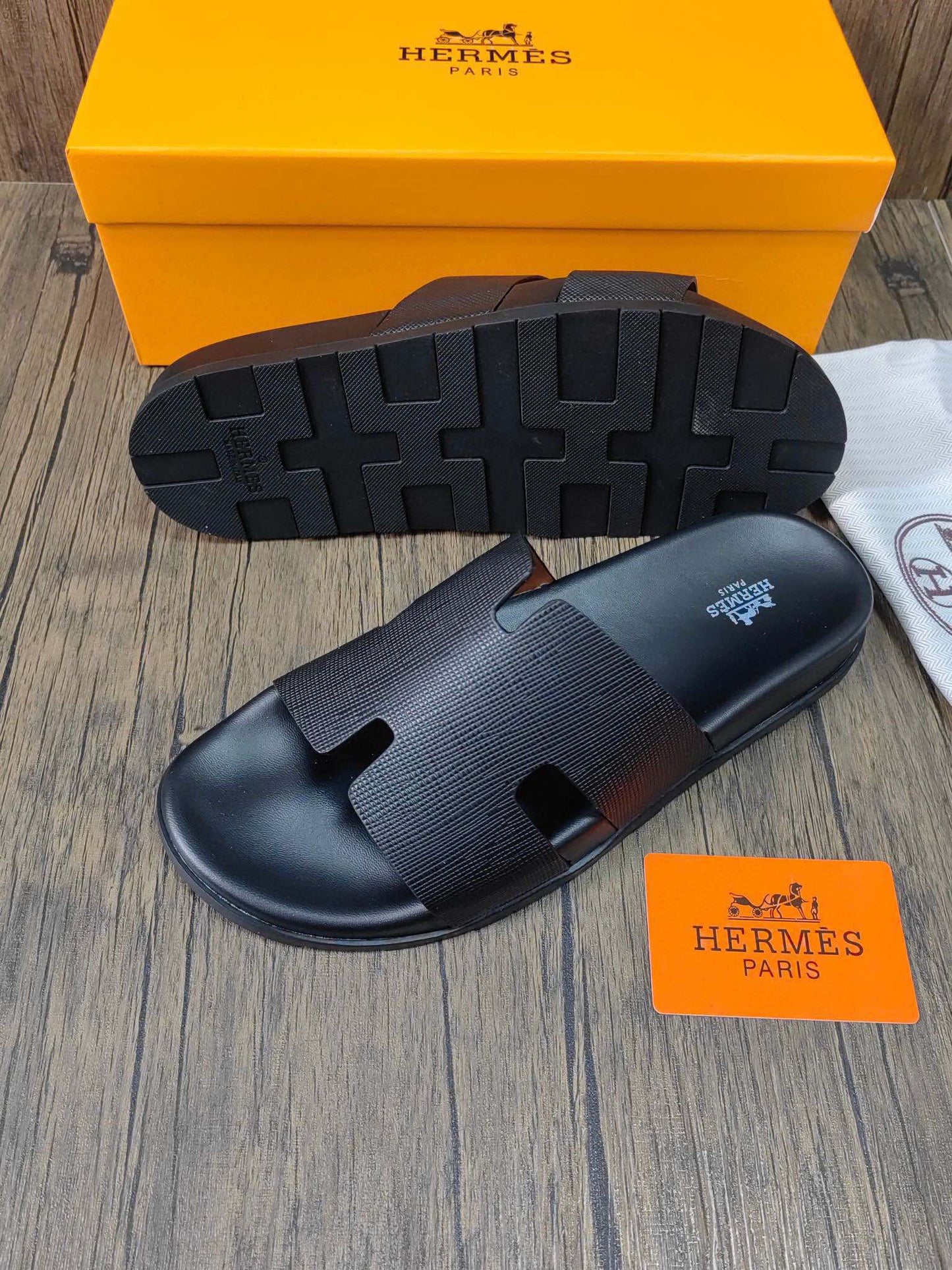 5YH60ZDE Stylish Slippers