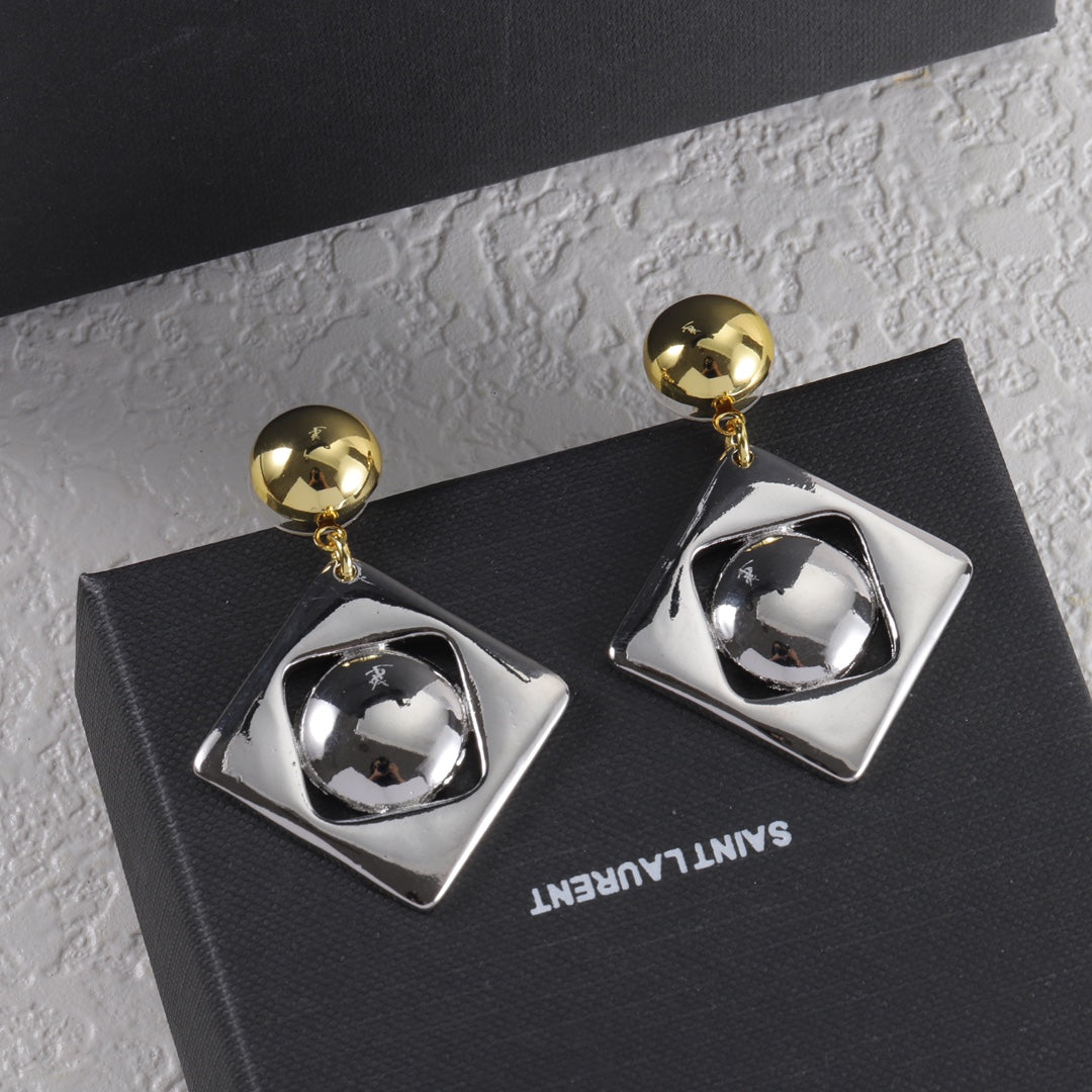 14SL832KDE Stylish Earrings