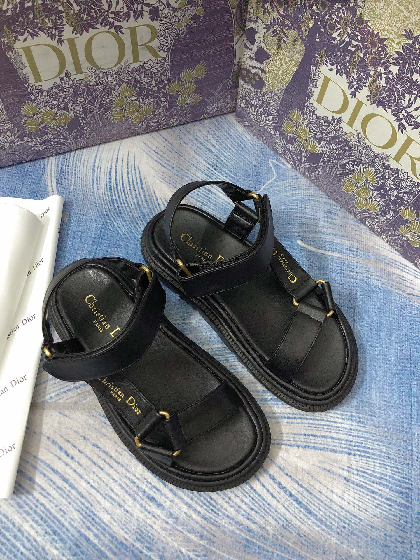 14D8ZDE Stylish sandals