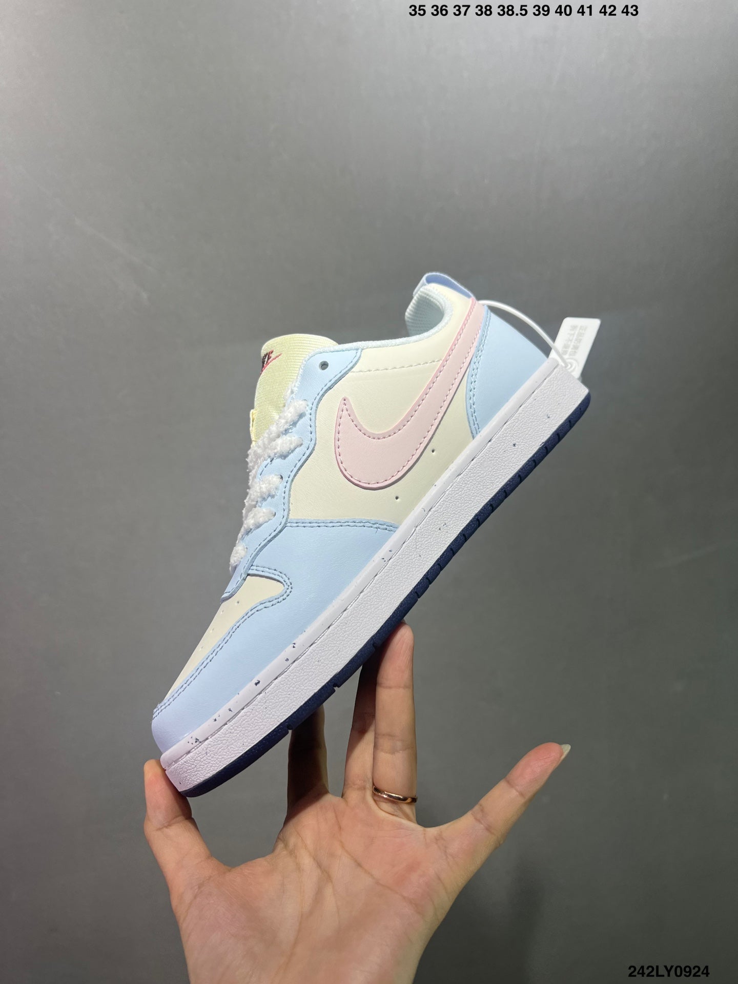435ZA21ZDE Stylish shoes