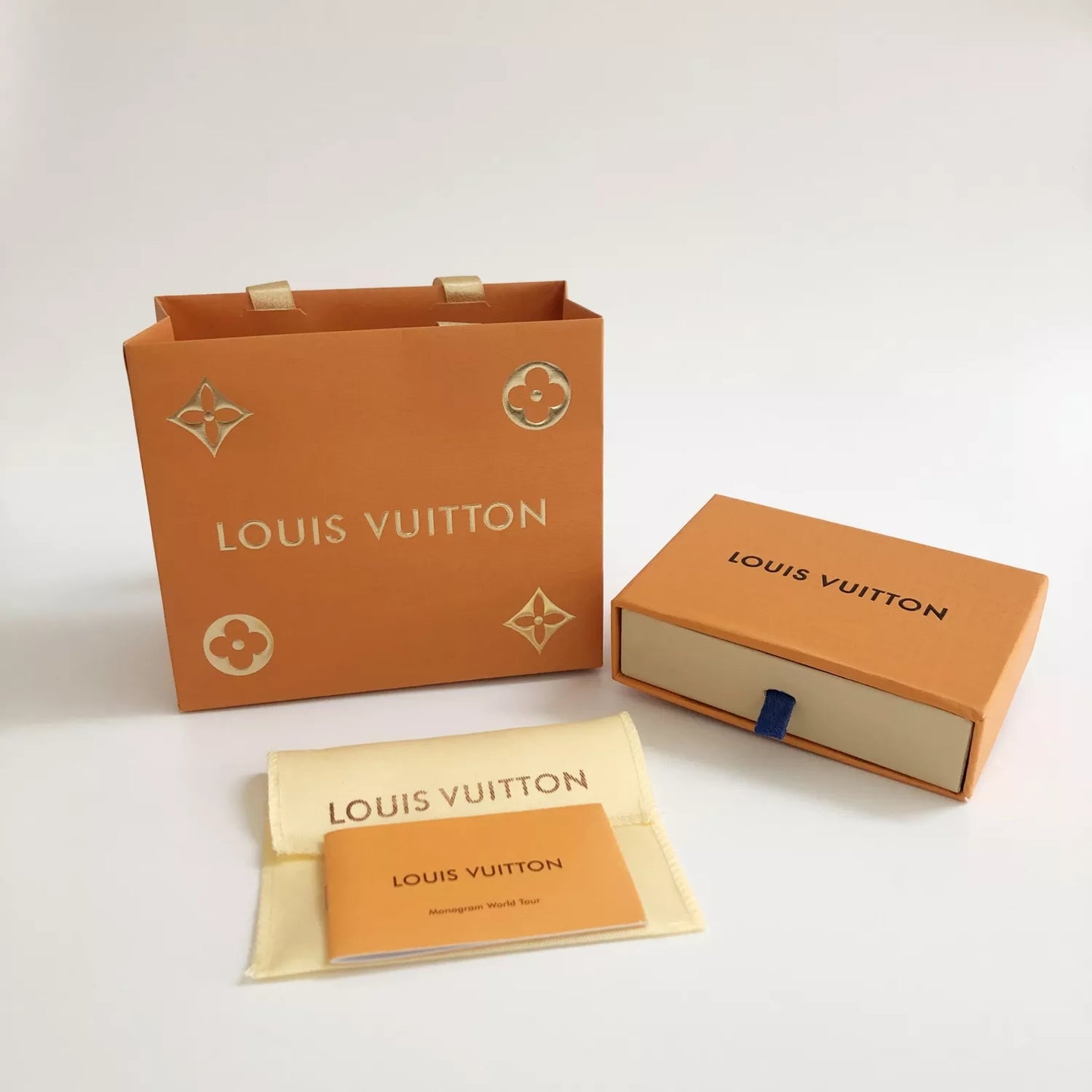 3E484KDE Stylish Bracelets