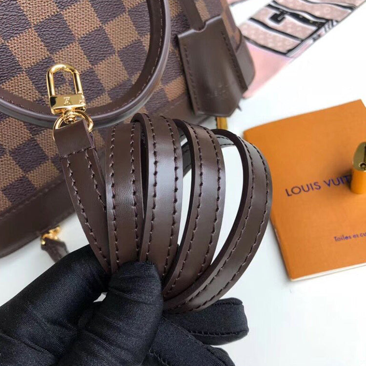 1E27BDE Stylish leather bag