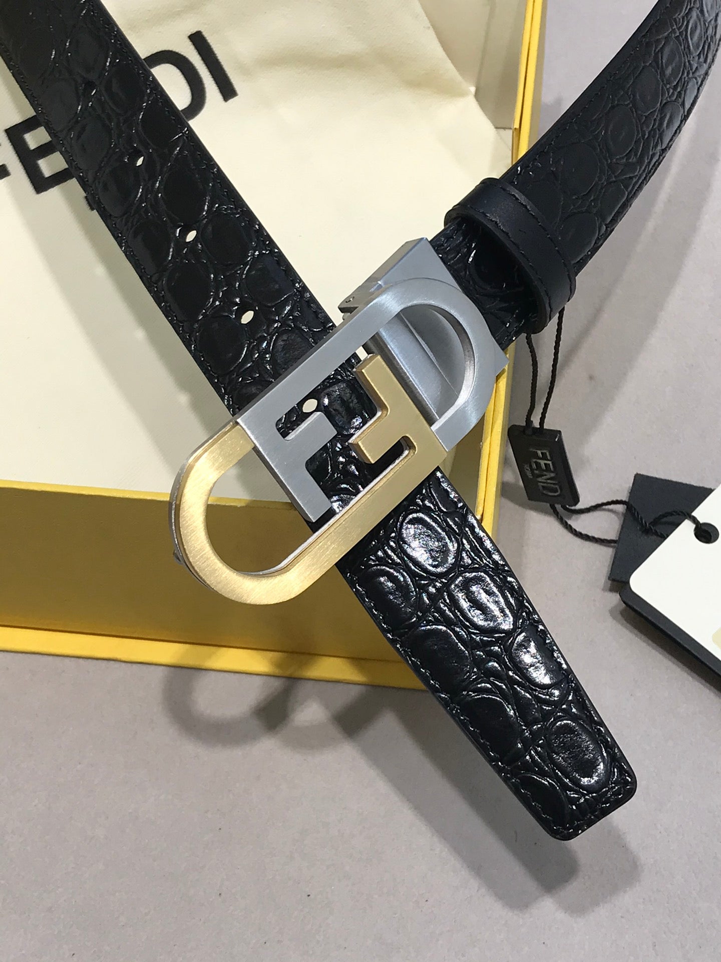 14F91PDE Stylish High quality belt With full package