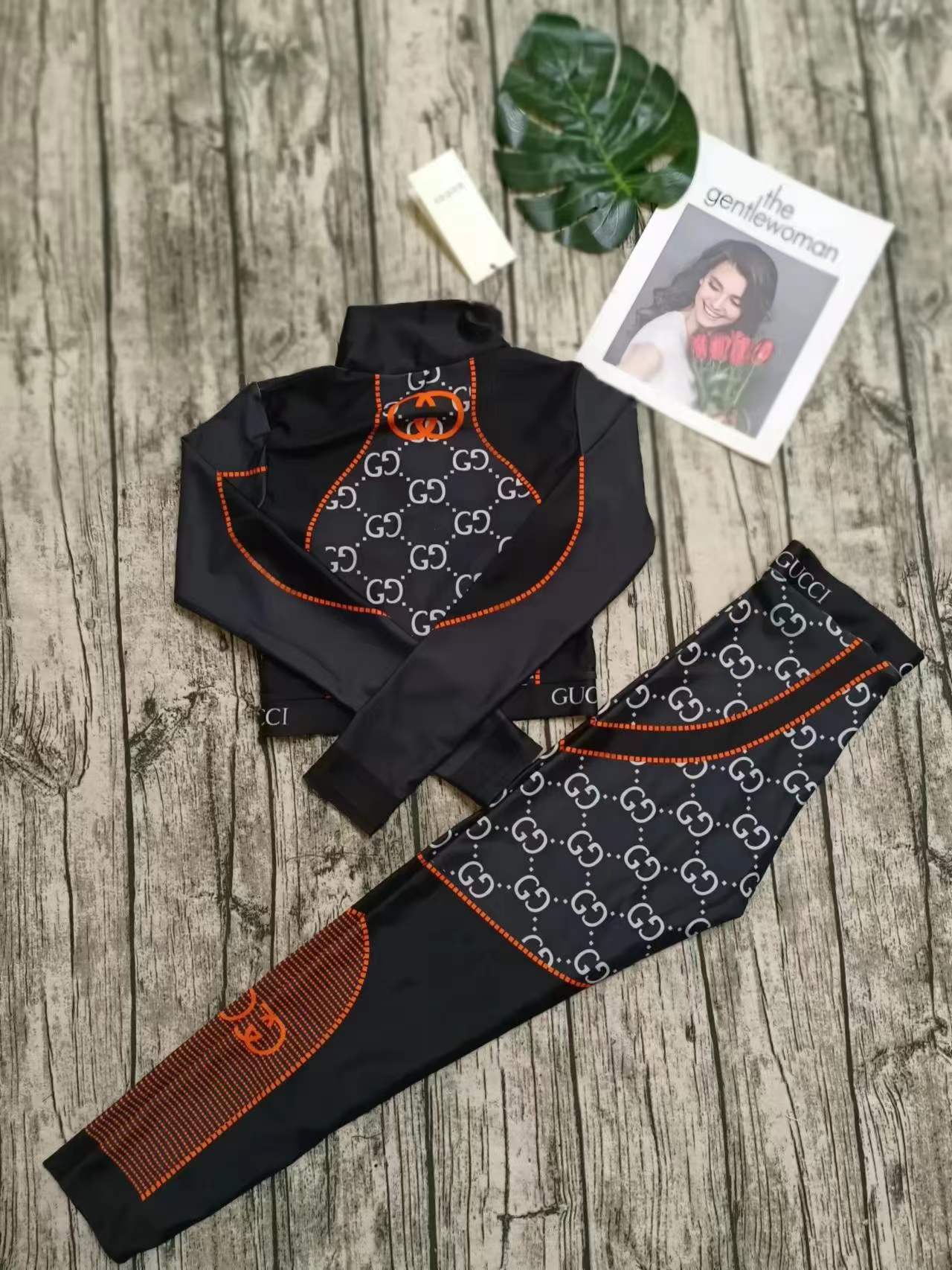 14B73YDE Stylish Long sleeve swimsuit