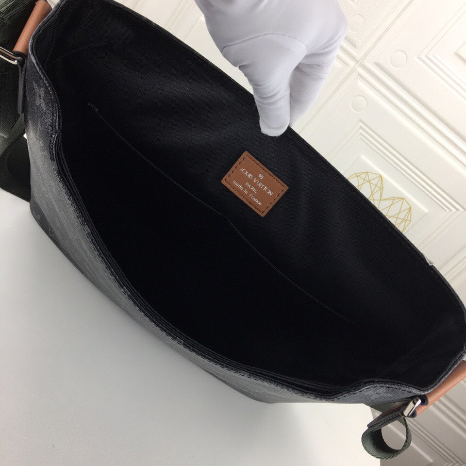 1XE421BDE Stylish leather bag