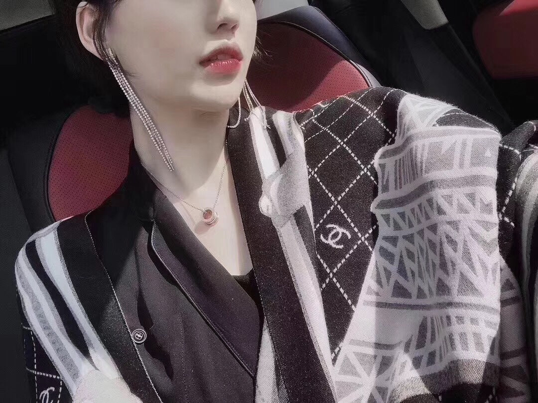 175RC30WDE Stylish Winter Scarves