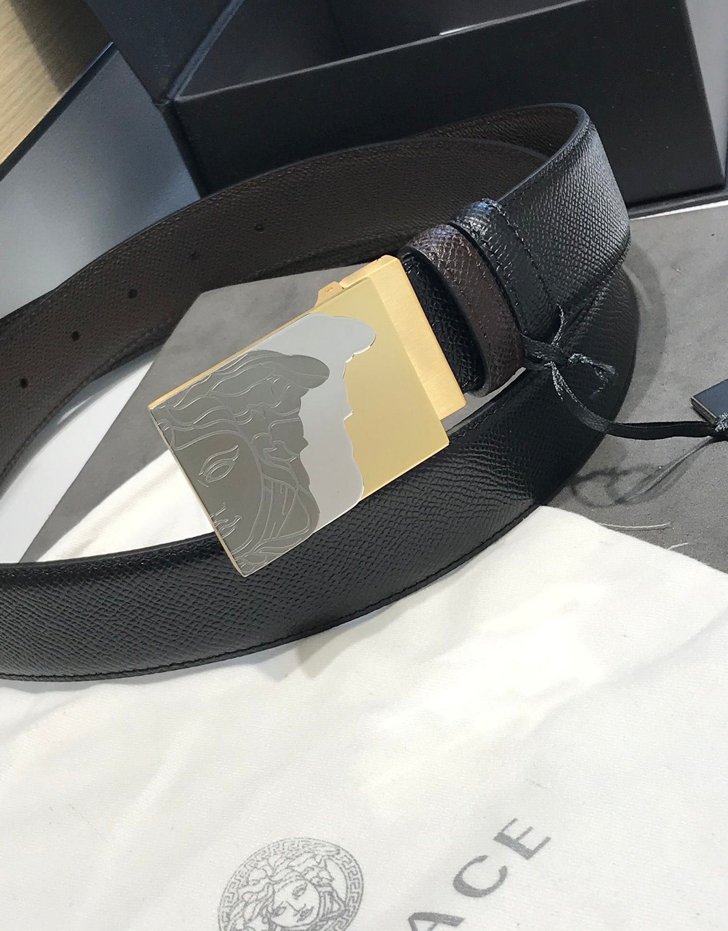14V84PDE Stylish High quality belt With full package