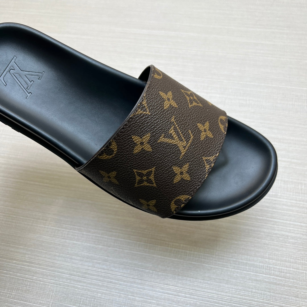 54E57ZDE Stylish slippers