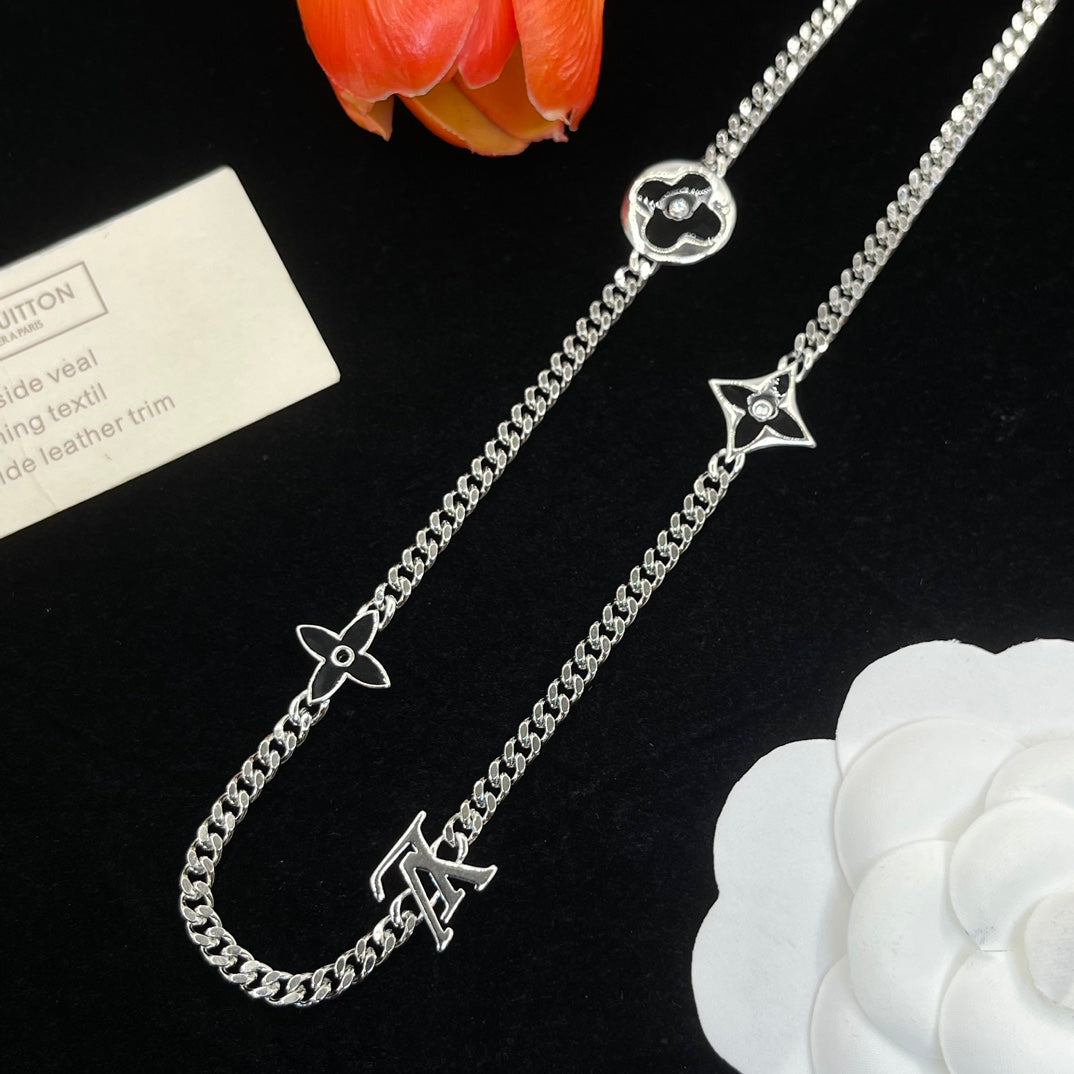 14E1001XDE Stylish Necklaces