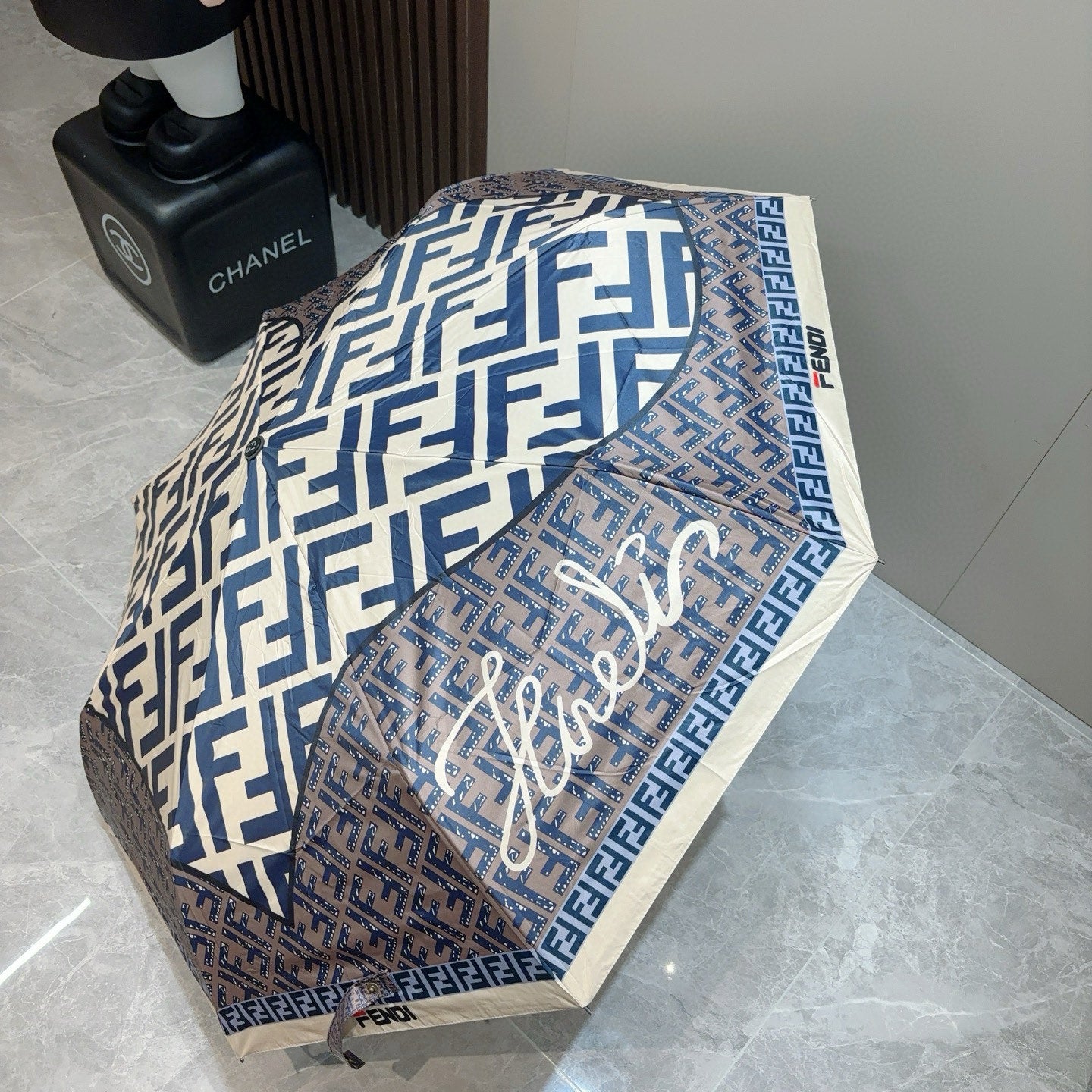 15RF122SDE Stylish UV resistant umbrella