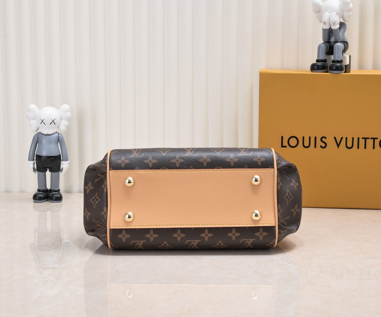 165NE102BDE Stylish leather bag