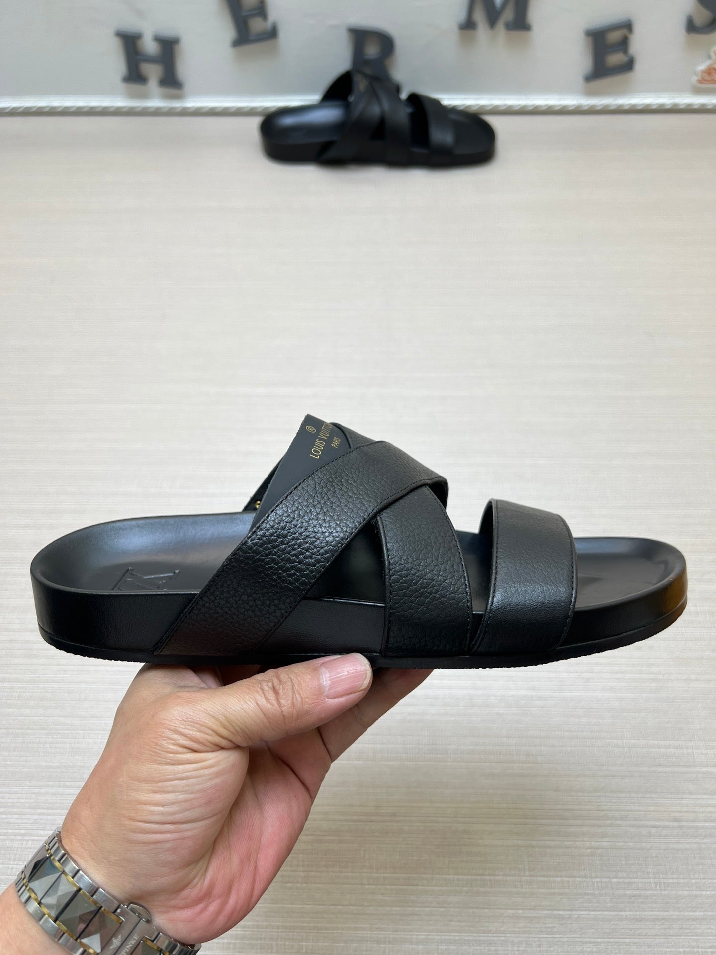 54E89ZDE Stylish slippers