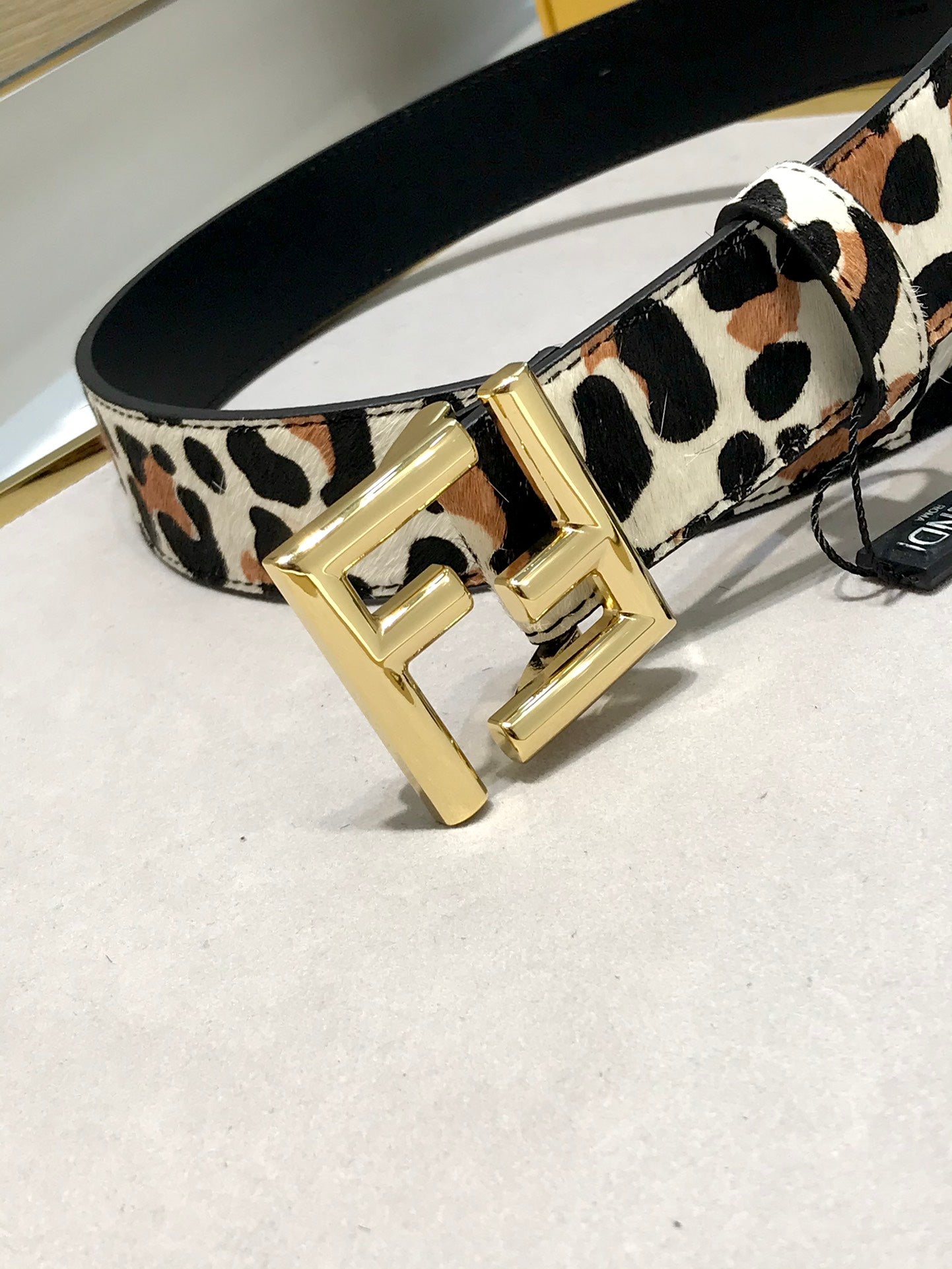 14F94PDE Stylish High quality belt With full package