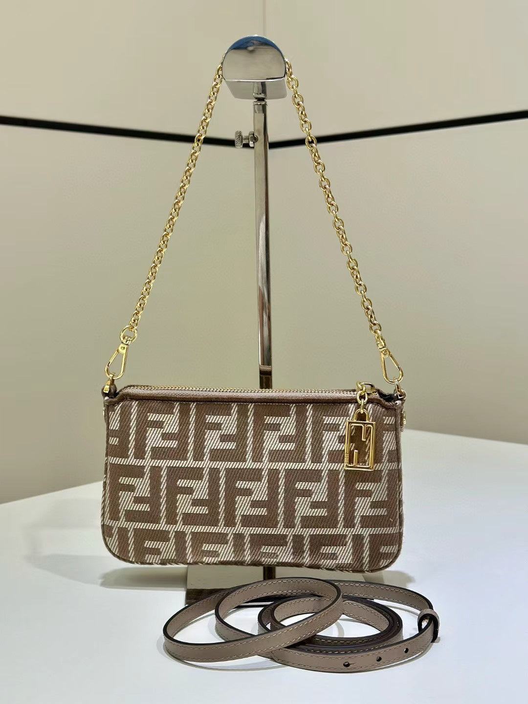 15RF9BDE Stylish bag