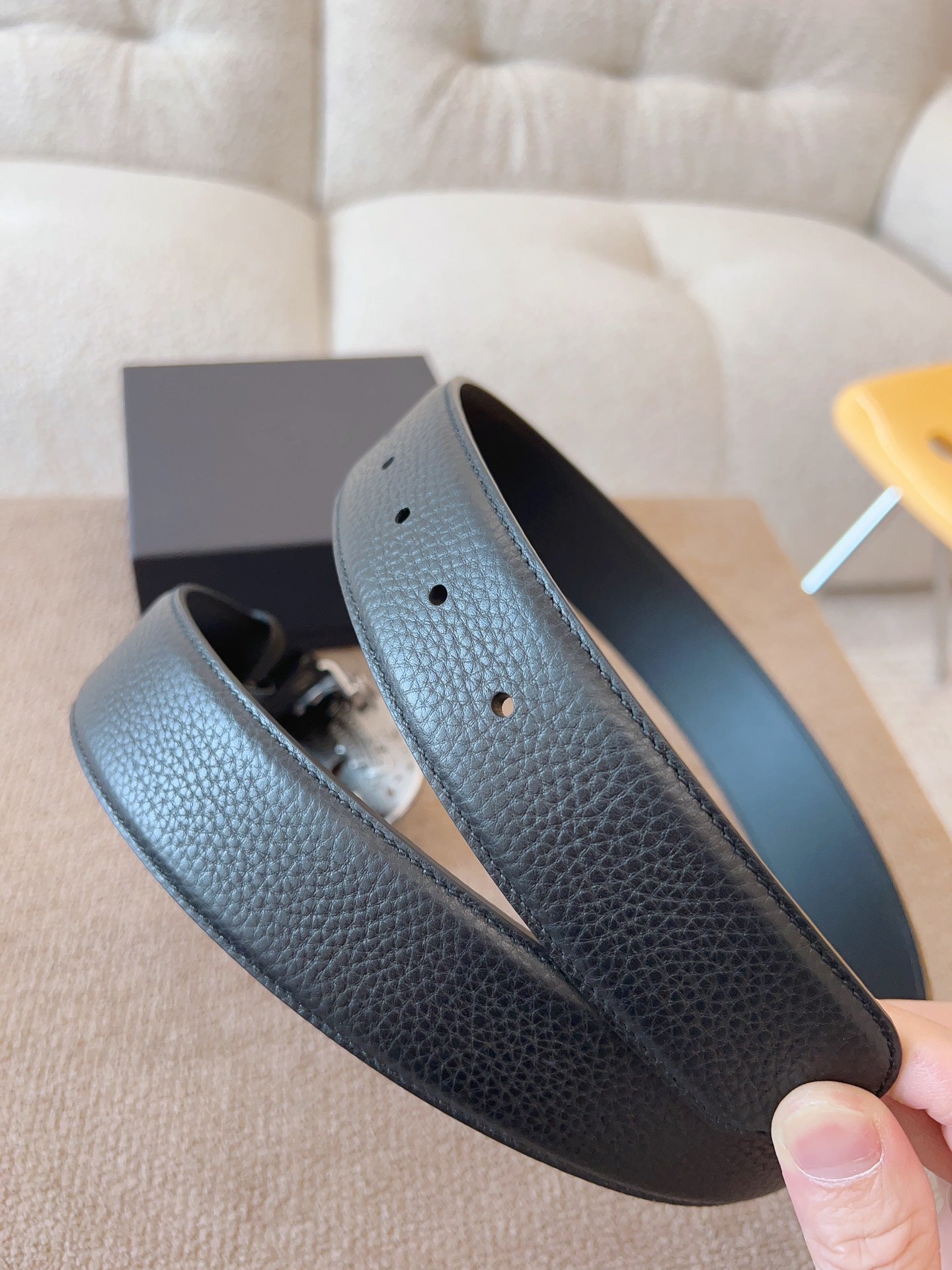 255RA14PDE Stylish High quality belt With full package