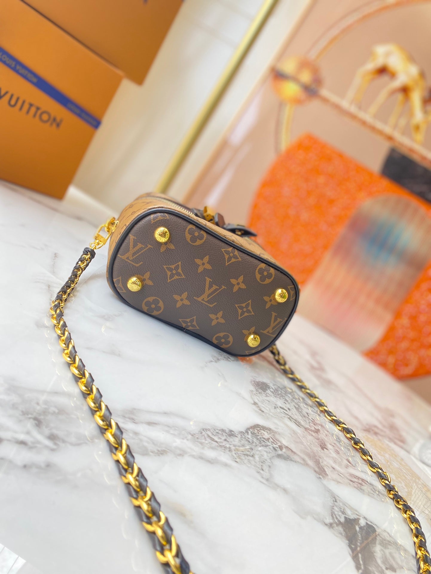 2XE121BDE Stylish leather bag