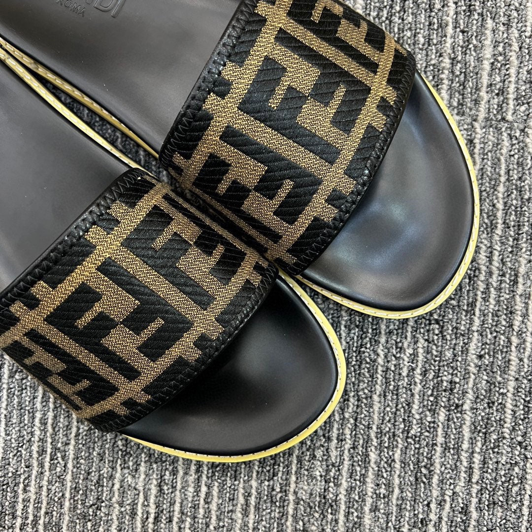 5XF105ZDE Stylish Slippers
