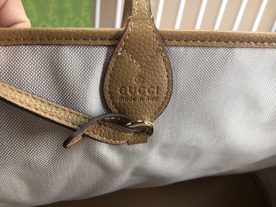 15RB116BDE Stylish leather bag