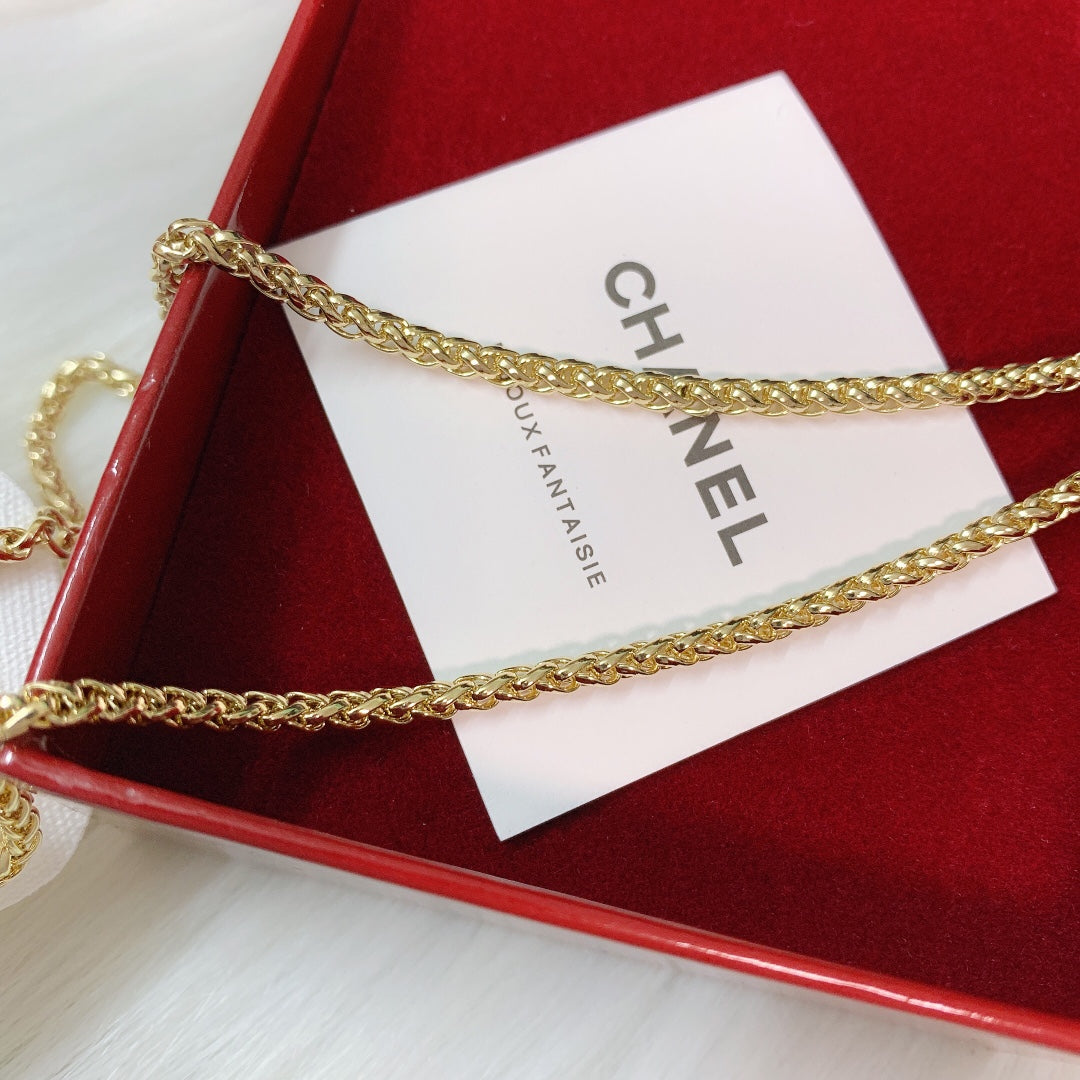 15NC17XDE Stylish Necklaces
