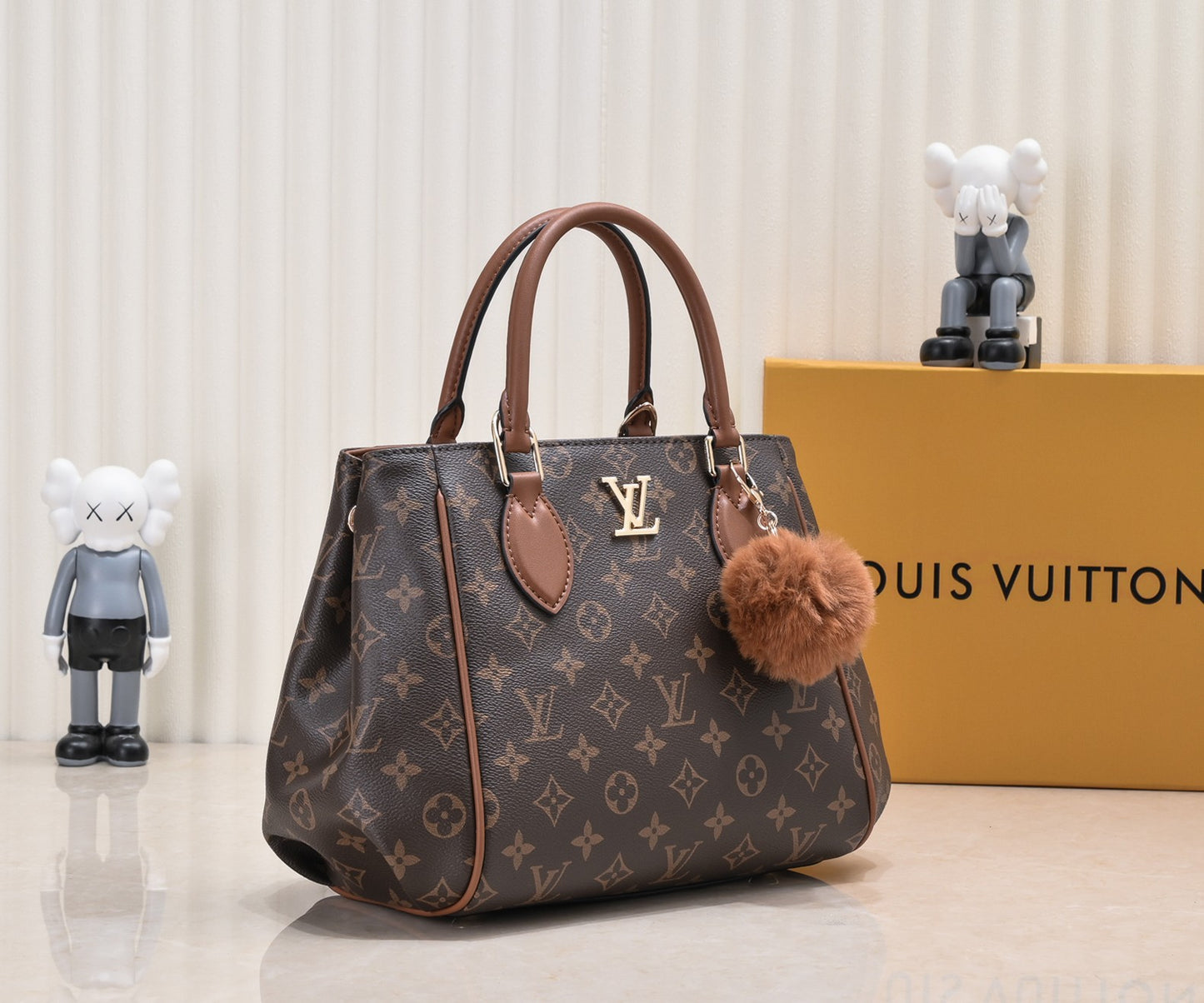 165NE102BDE Stylish leather bag