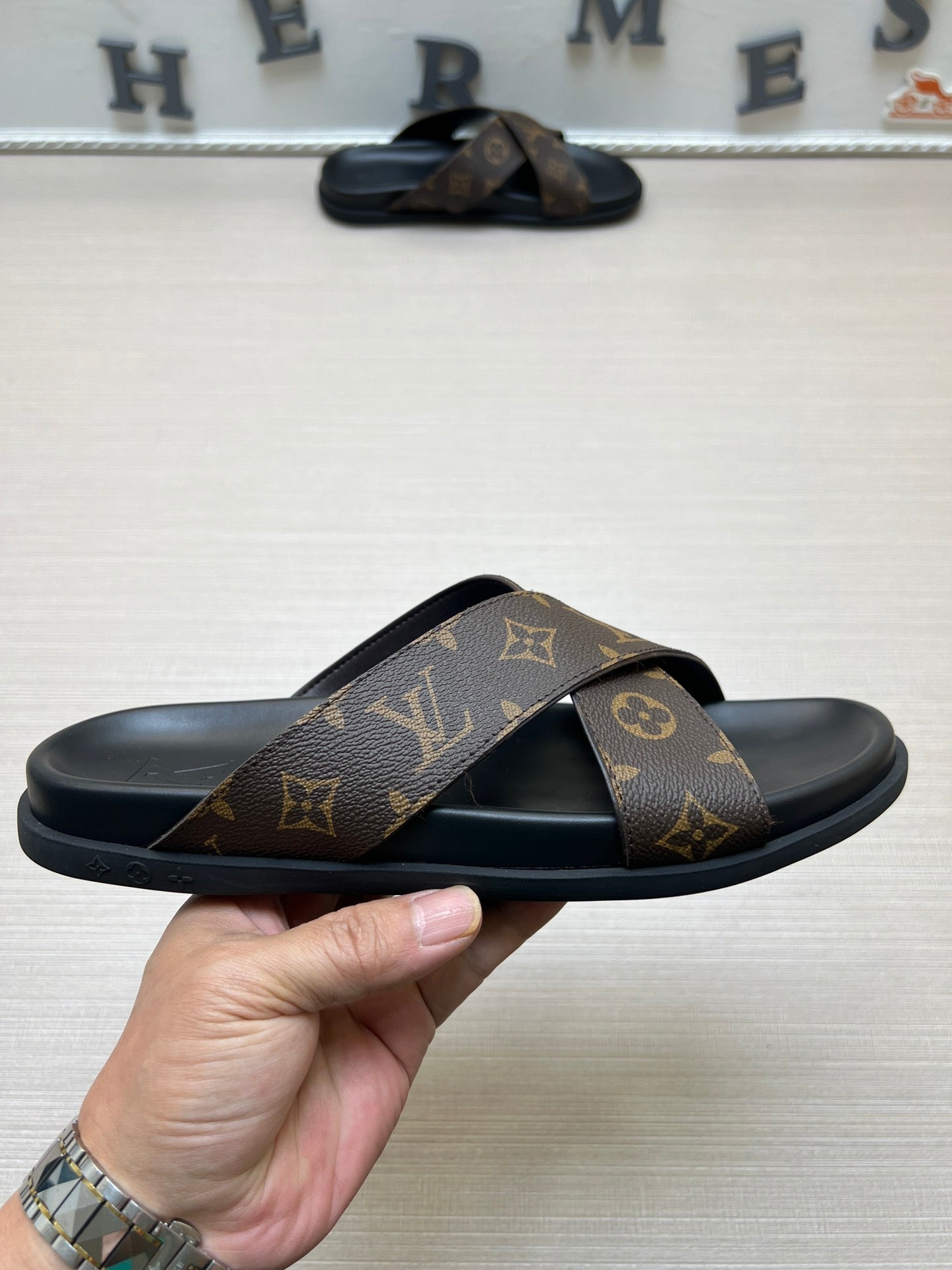 54E57ZDE Stylish slippers