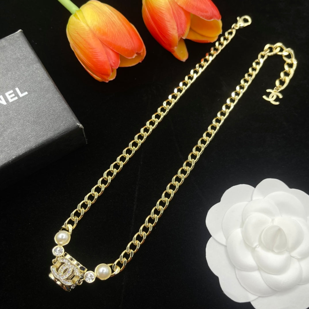 14C923XDE Stylish Necklaces