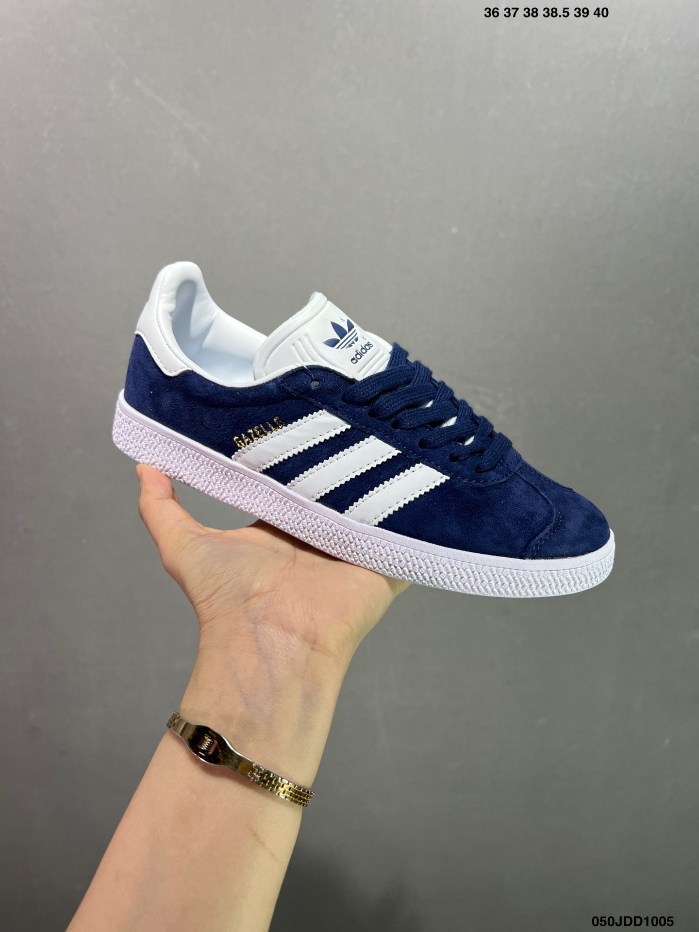 435ZA22ZDE Stylish shoes
