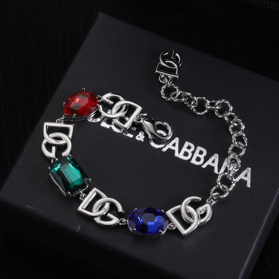 1XA5833XDE Stylish Earrings Bracelets Necklaces
