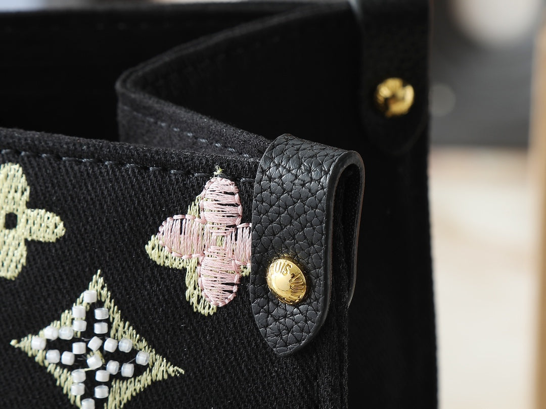 15RE22BDE Stylish genuine leather embroidered bag