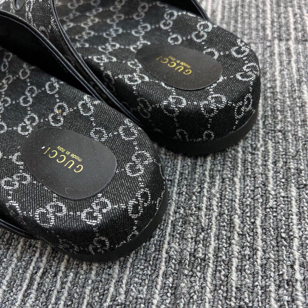 5QB17ZUE Popular shoes