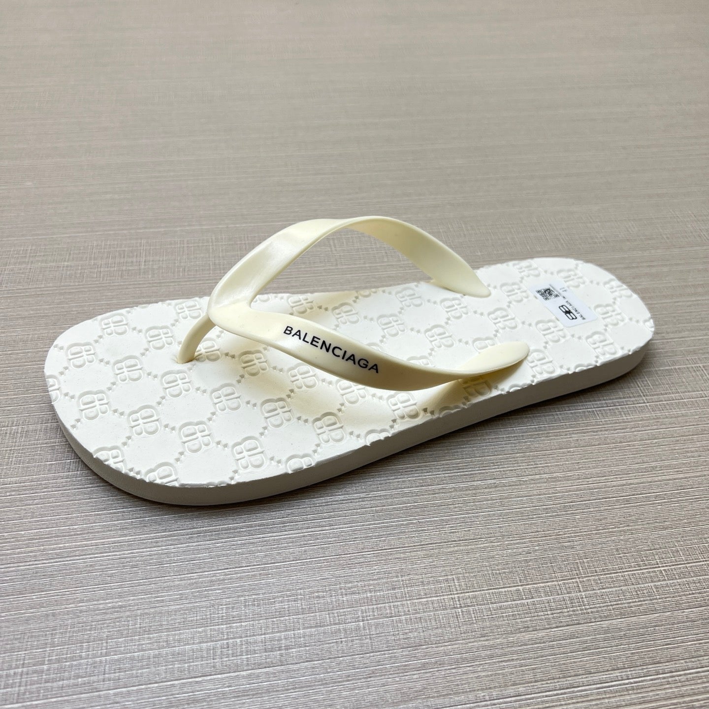 5QB16ZDE Stylish Slippers