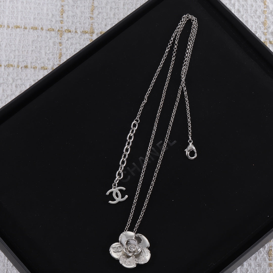 14C1088XDE Stylish Necklaces