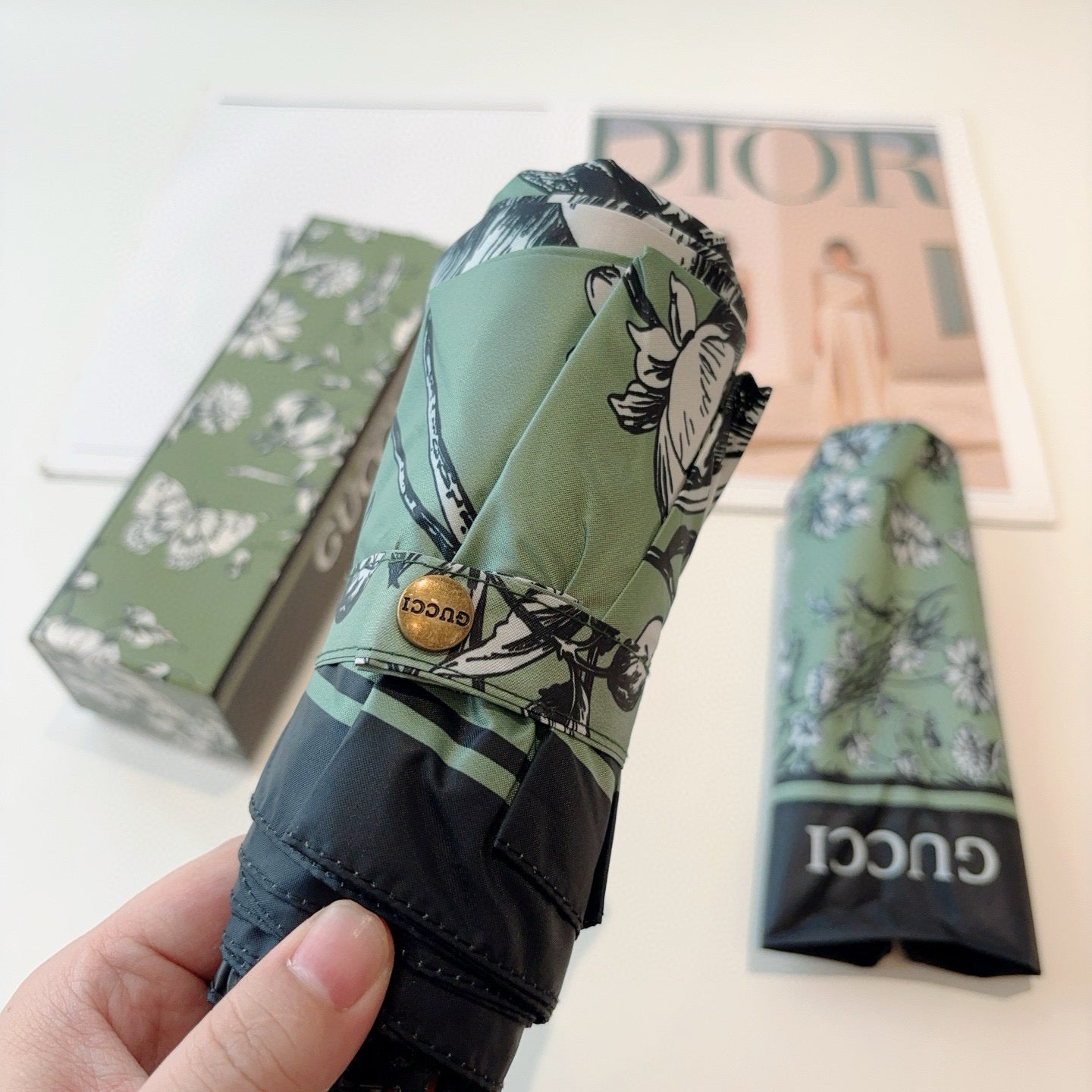 15RB84SDE Stylish UV resistant umbrella