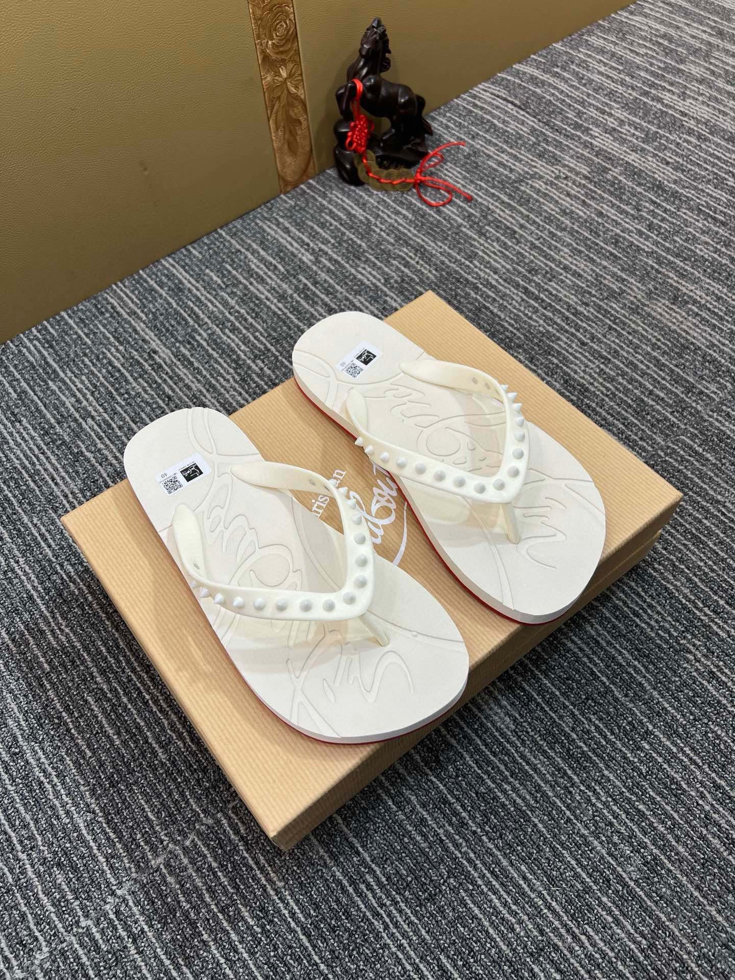 535ZA290ZDE Stylish Slippers