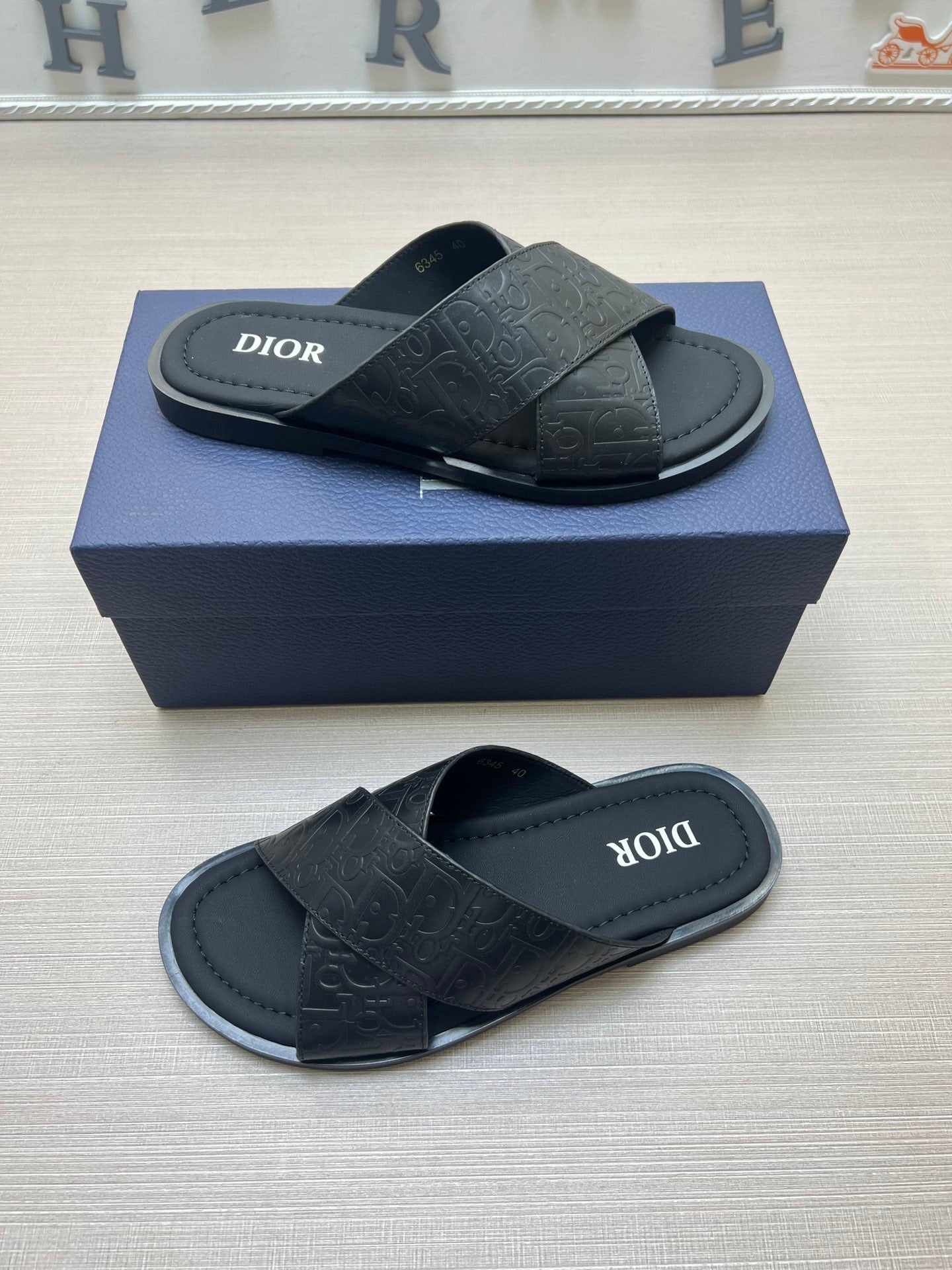 54D80ZDE Stylish slippers