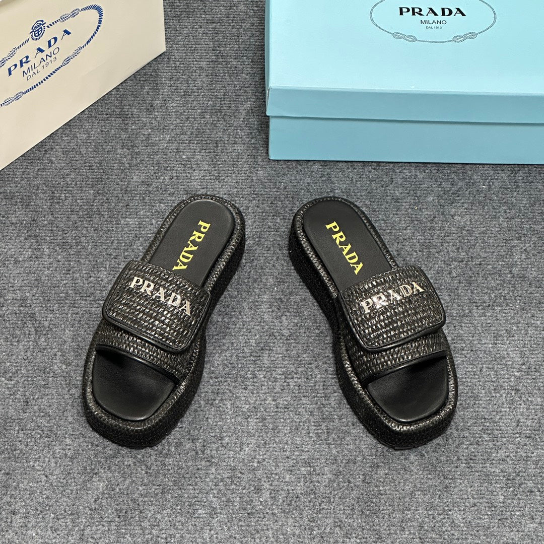 14PD24ZDE Stylish slippers