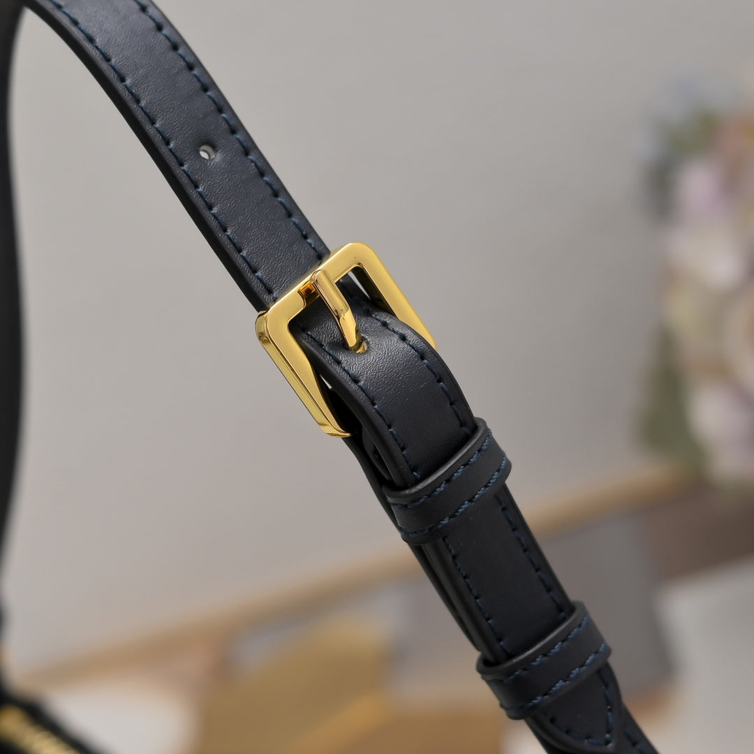 165ND100BDE Stylish leather bag