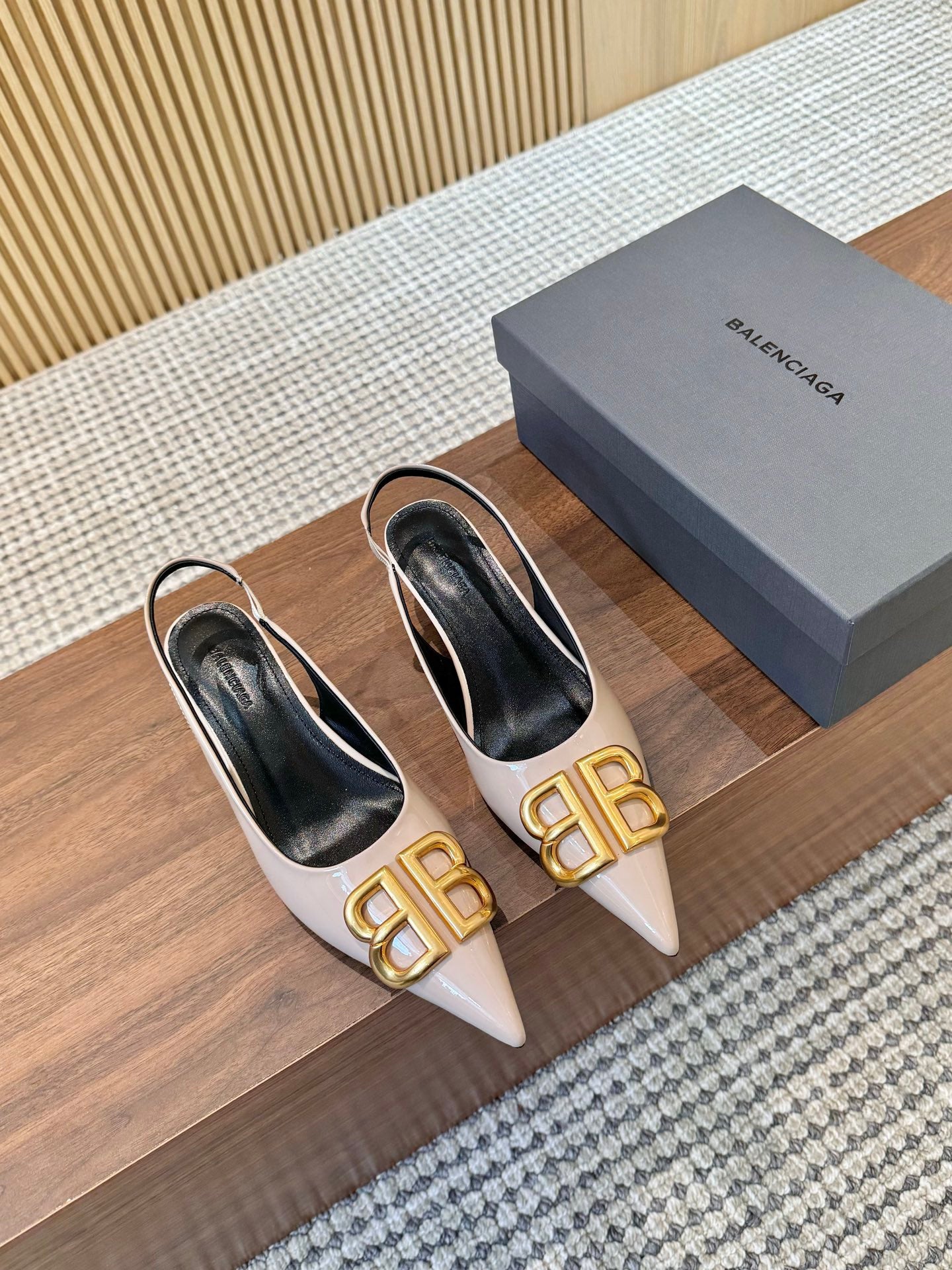 255QJ45ZDE Stylish leather High heels