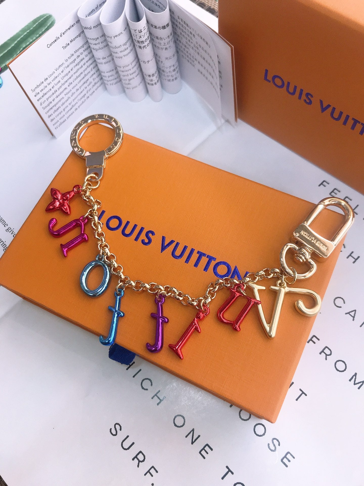 1E7ADE Stylish Keychains