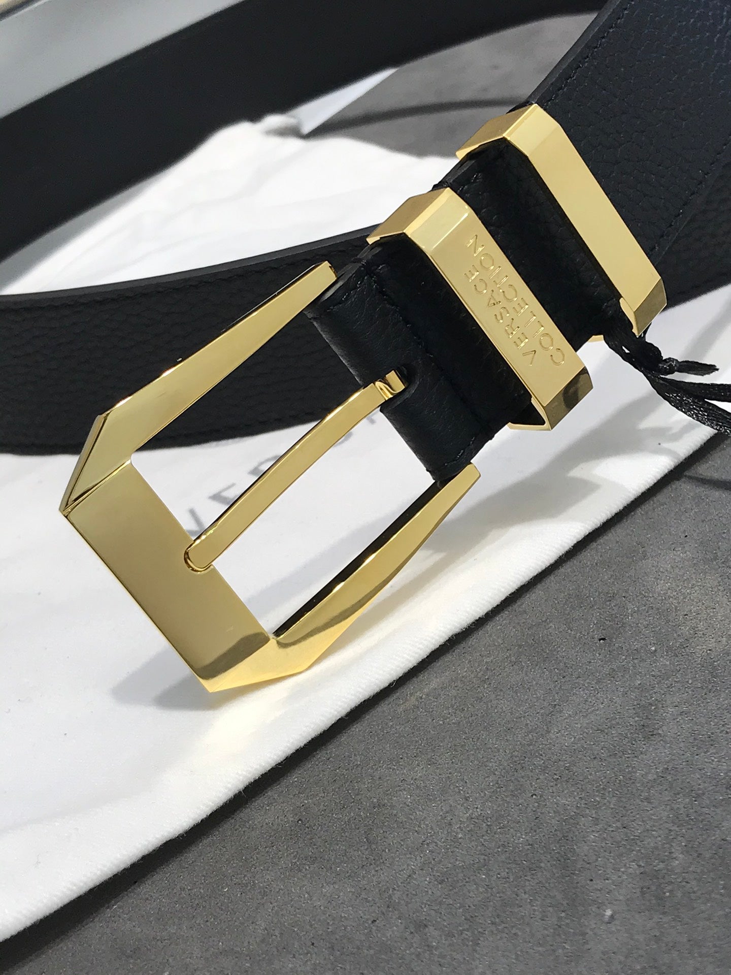 14V84PDE Stylish High quality belt With full package