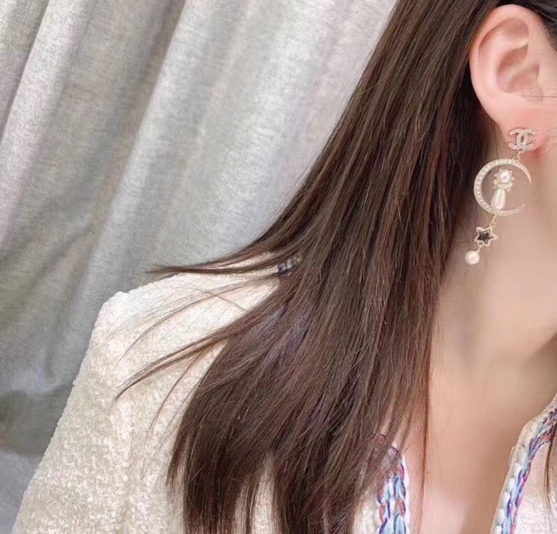 1YC139WDE Stylish Earrings